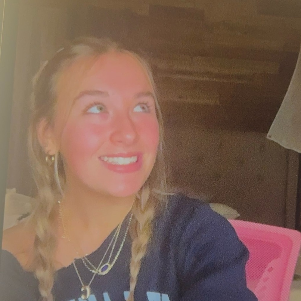 Meet your Posher, Caitlin